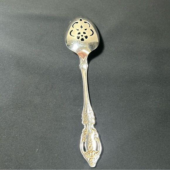 Oneida 8-3/8" Pierced Serving Spoon Stainless Steel Floral - Picture 5 of 6